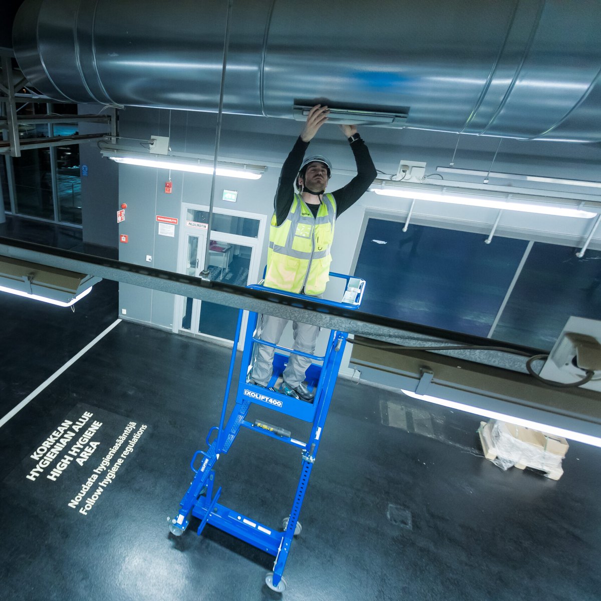 IXOLIFT X400 INOX in a high hygiene area